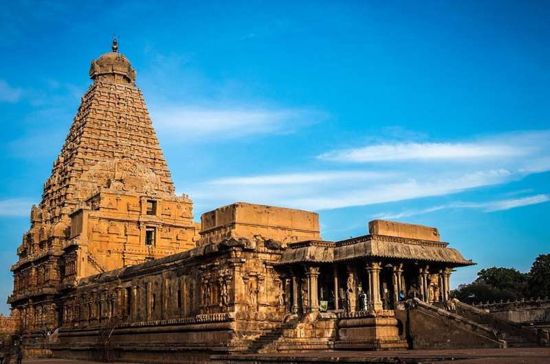 brihadeshwara-temple-thanjavur-tamil-nadu
